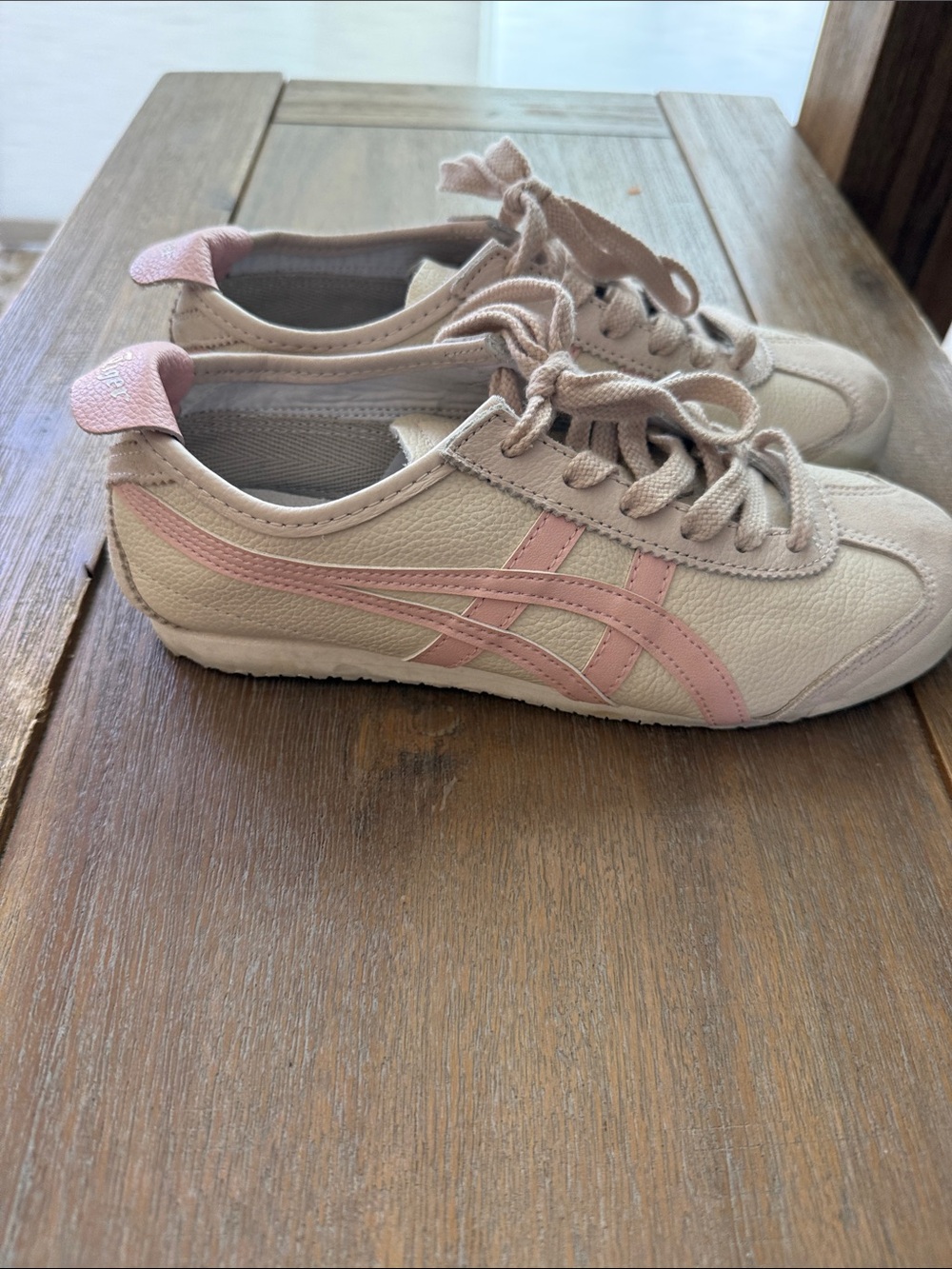 Onitsuka Tiger Women's Sneakers in Pink and Off-White EU 36/ 5.5-6